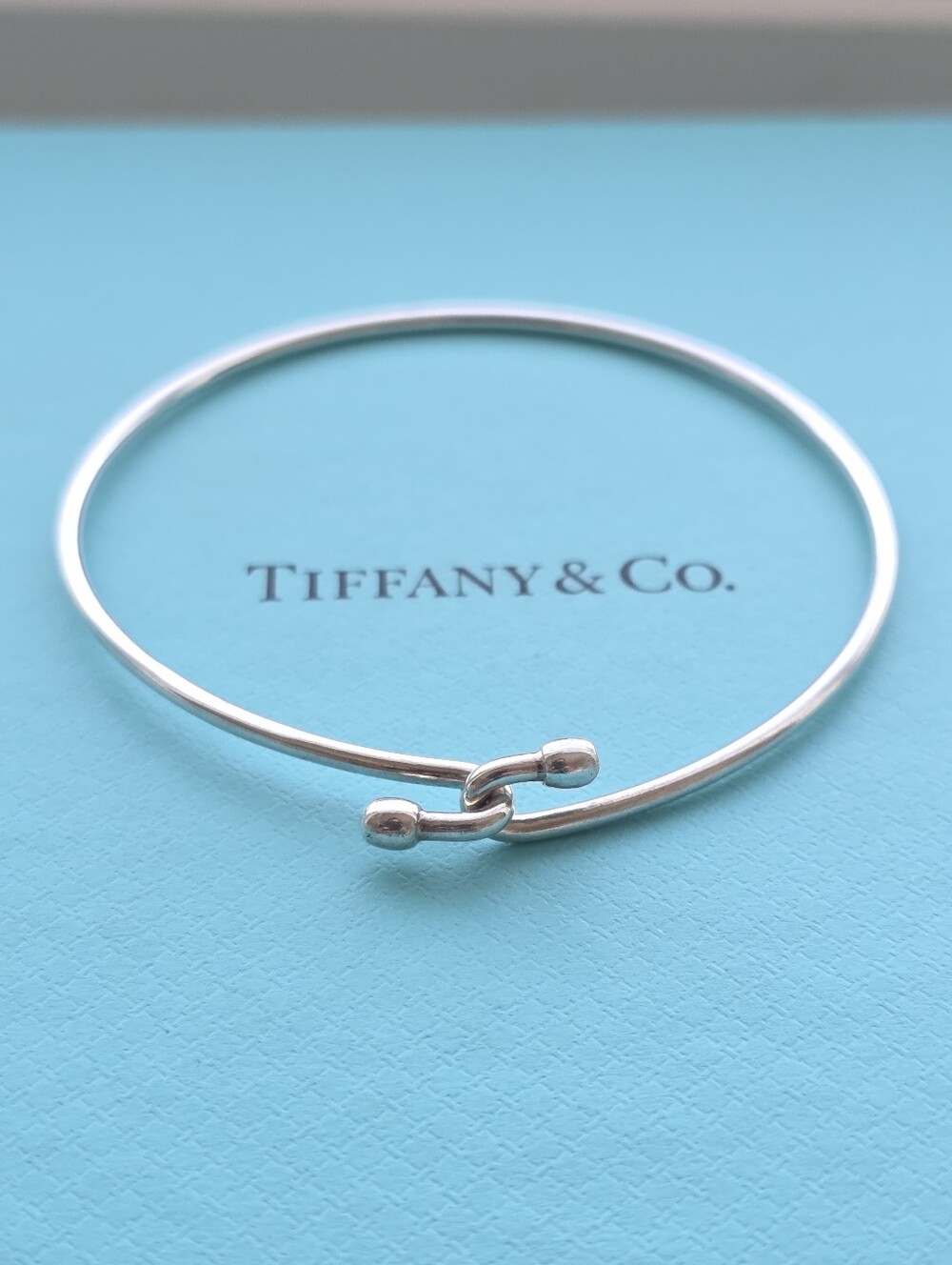 Retired T & Co. wire hook bangle bracelet